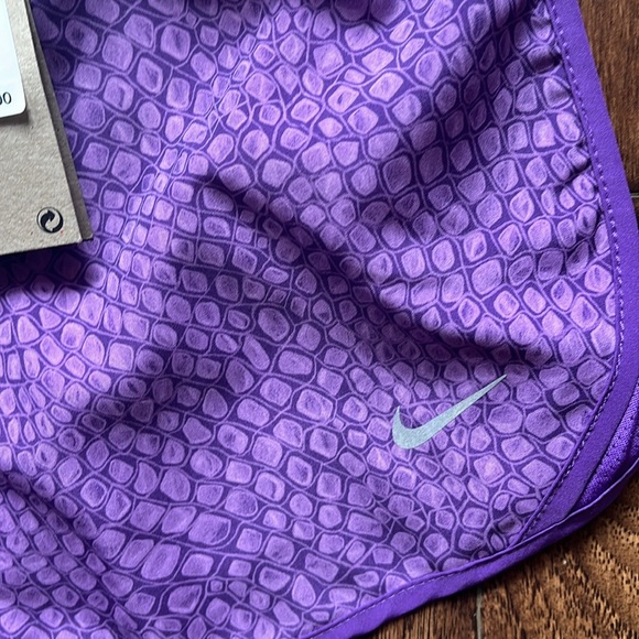 NWT!  Nike Dri fit girls shorts, size large and x-large - Picture 10 of 12